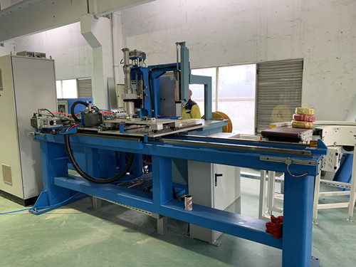 Máquina de enrolamento com encolhimento de calor